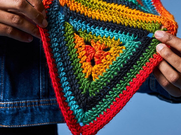 MODELL DAVINA , gehäkelt