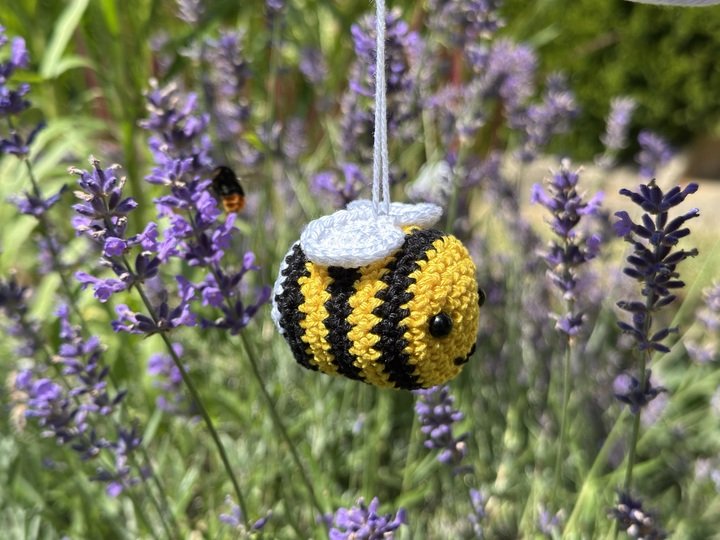 Häkelanleitung Lavendel-Duft-Hummel