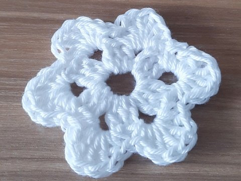 PDF Häkelanleitung "Blumen-Applikation Leonie" Deutsch