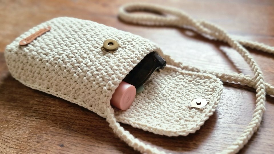 T10 Häkelanleitung. Umhängetasche für ein Mobiltelefon. Handytasche.