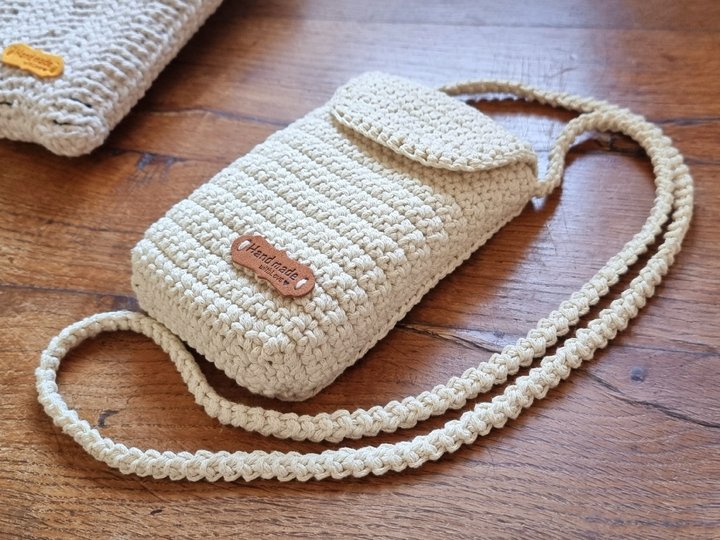 T10 Häkelanleitung. Umhängetasche für ein Mobiltelefon. Handytasche.