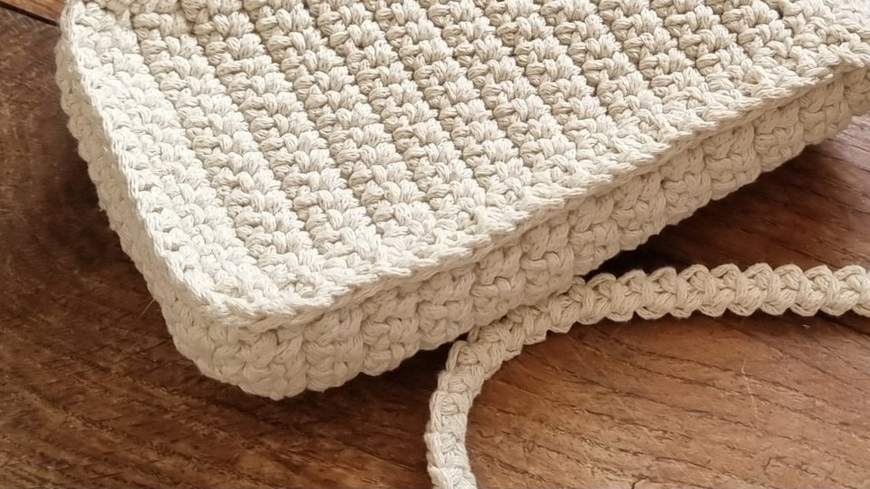 T10 Häkelanleitung. Umhängetasche für ein Mobiltelefon. Handytasche.