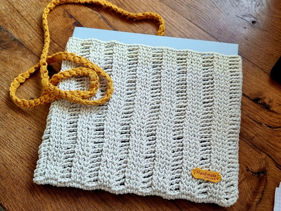 T12 Crochet pattern.  Cover for a laptop, book, or album. - Image 3