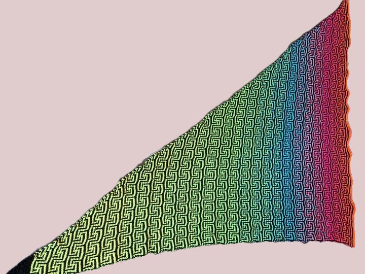 Bromia - gestricktes asymmetrisches Dreieckstuch mit Hebemaschen