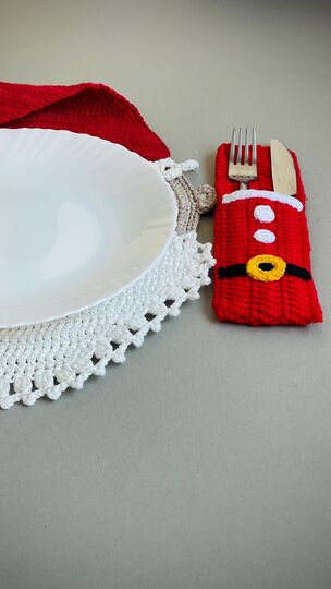 Crochet Pattern Santa Placemat for Christmas Table Decor