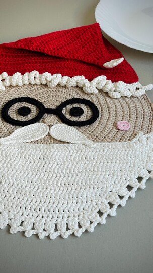 Crochet Pattern Santa Placemat for Christmas Table Decor