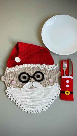 Crochet Pattern Santa Placemat for Christmas Table Decor