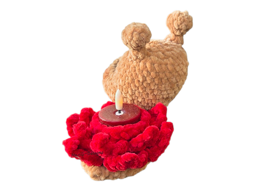 Crochet pattern for Flora the snail