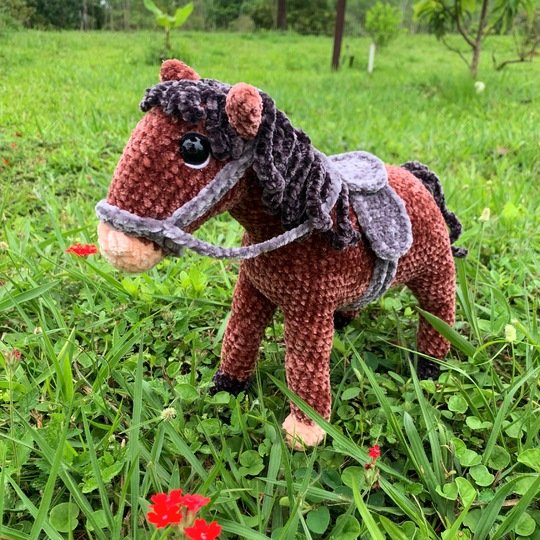 Horse Alma crochet pattern