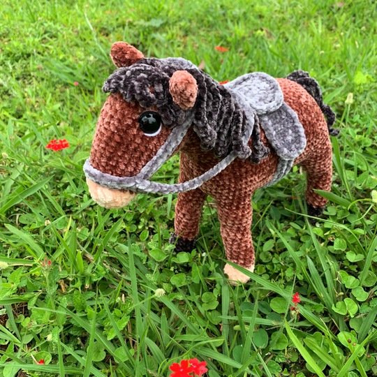 Horse Alma crochet pattern