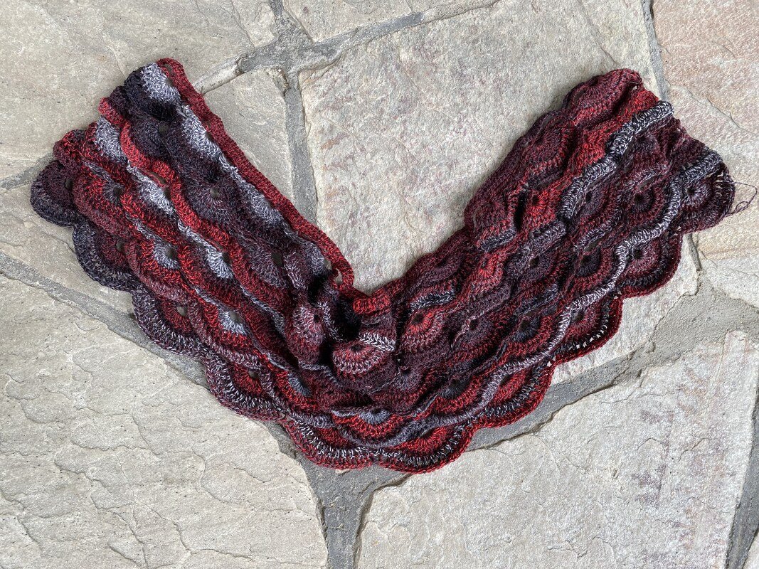 Crochet pattern Mini shawl Nol