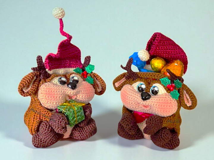 Crochet pattern for reindeer gift bags