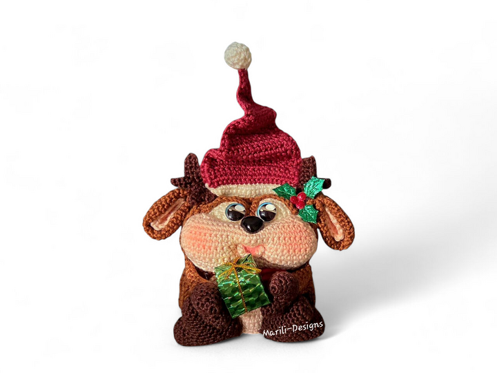 Crochet pattern for reindeer gift bags