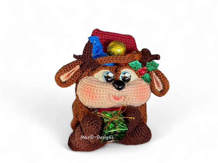 Crochet pattern for reindeer gift bags