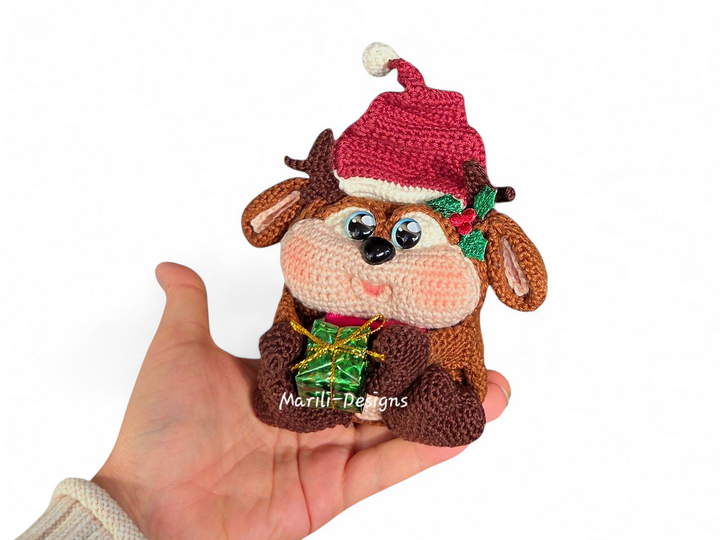 Crochet pattern for reindeer gift bags