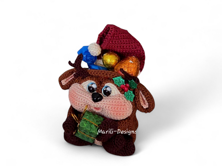 Crochet pattern for reindeer gift bags