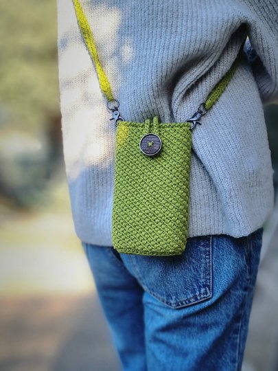 T13 Crochet pattern for little mobile phone bag