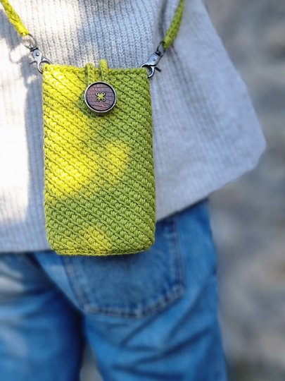 T13 Crochet pattern for little mobile phone bag