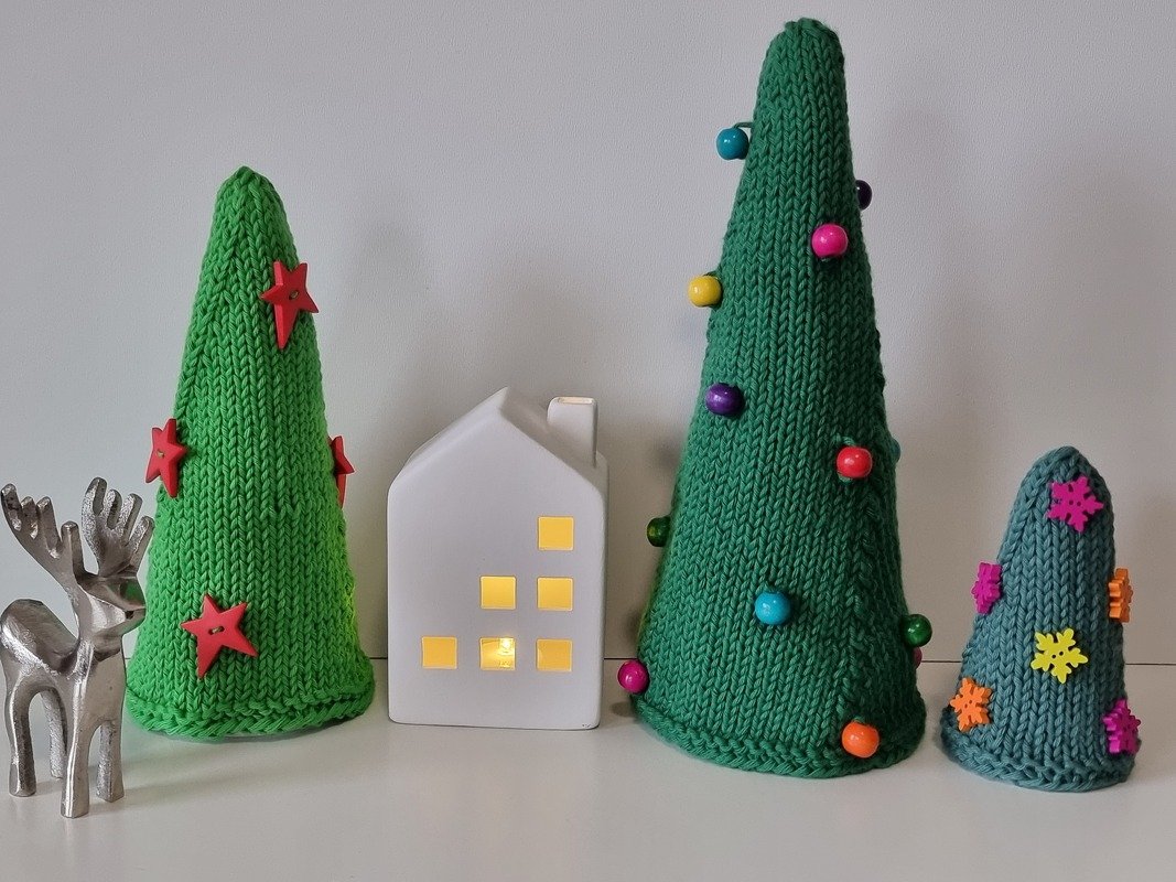 "Strickwald Weihnachten" gestrickte Tannenbäume, 3 Größen, PDF-Anleitung - Bild 2