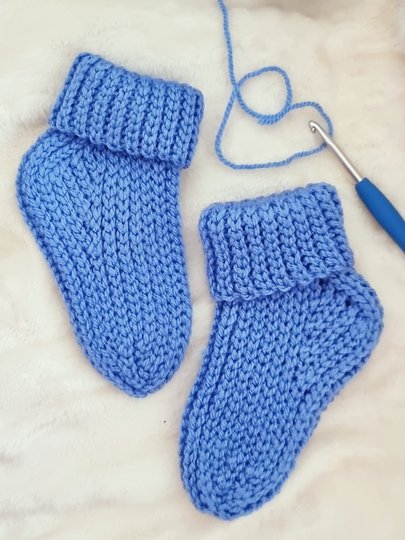 Häkel-Socken – Set aus 2 Anleitungen (Erwachsene & Kinder) EN/DE