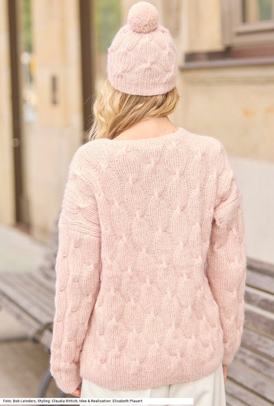 Pulli und Mütze mit Zopfmuster