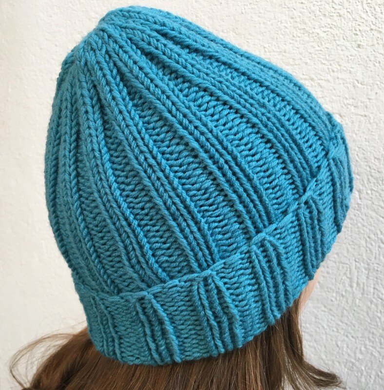 Mütze im Rippenmuster Strickanleitung