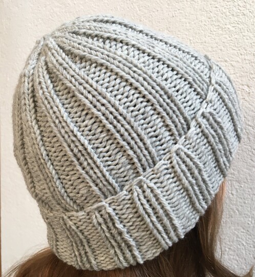 Mütze im Rippenmuster Strickanleitung