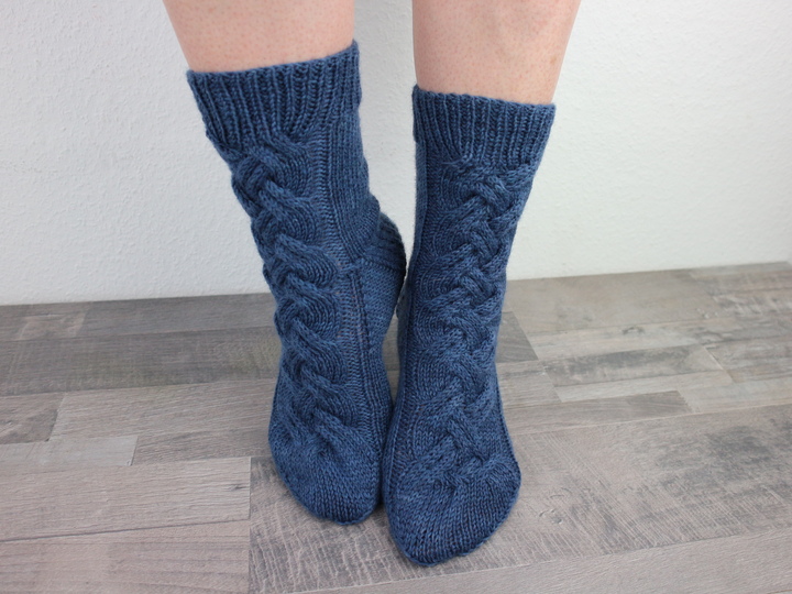 Strickanleitung Sparset - Socken Avocado Cocktail & Handstulpen Avocado