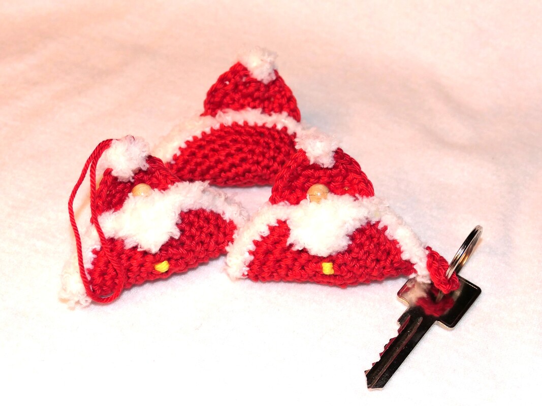 Häkelanleitung für einen niedlichen Nikolo Geschenk-/Schlüsselanhänger