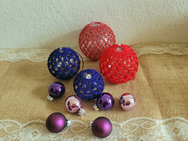 Weihnachtskugeln selbst umhäkeln