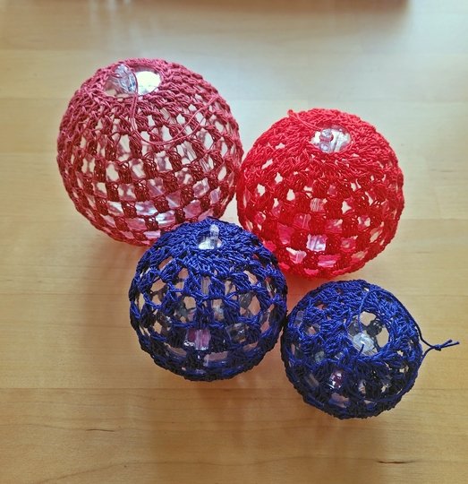 Weihnachtskugeln selbst umhäkeln