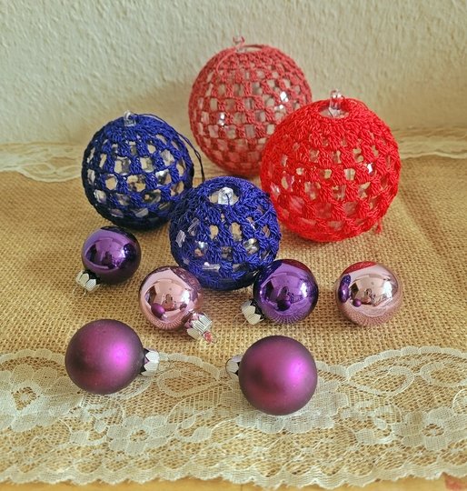 Weihnachtskugeln selbst umhäkeln