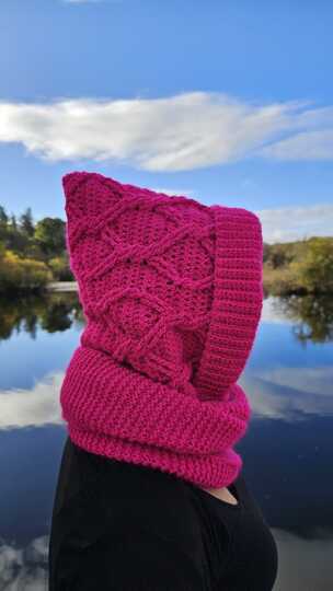 Trinity 3-in-1: Pullover, Schal und Kapuze