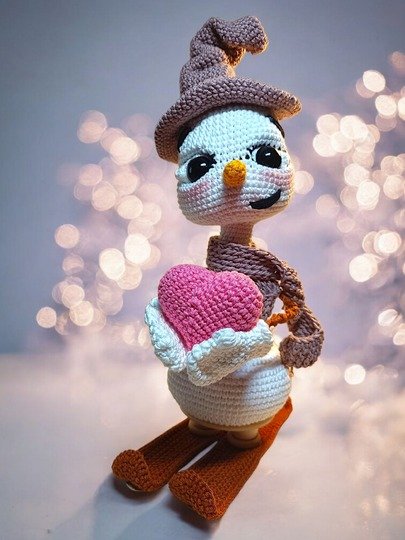 Ein Schneemann der Liebe bringt