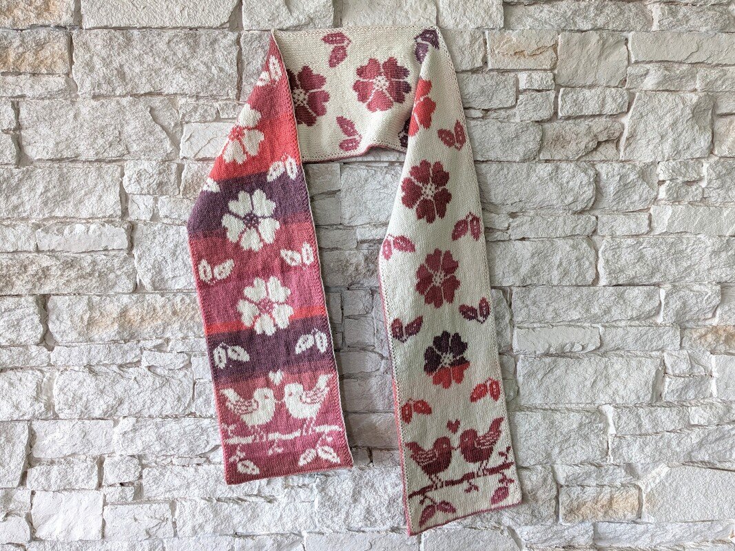 Scarf "Love Birds" - double sided knitting pattern