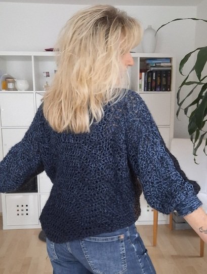 Zig Zag Pullover - Häkelset, Wendepulli inkl. Overknee-Stulpen