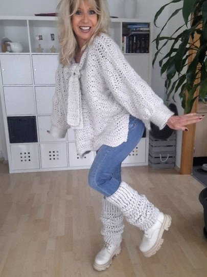 Zig Zag Pullover - Häkelset, Wendepulli inkl. Overknee-Stulpen