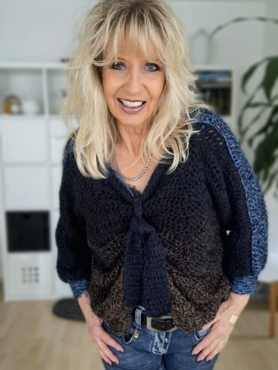 Zig Zag Pullover - Häkelset, Wendepulli inkl. Overknee-Stulpen