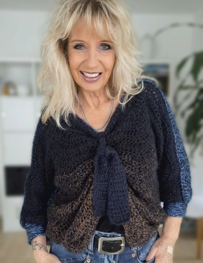 Zig Zag Pullover - Häkelset, Wendepulli inkl. Overknee-Stulpen