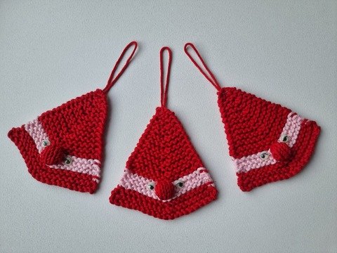 Nikolaus mit gestrickter Nase und Wackelaugen – Weihnachtsdeko Anhänger uvm