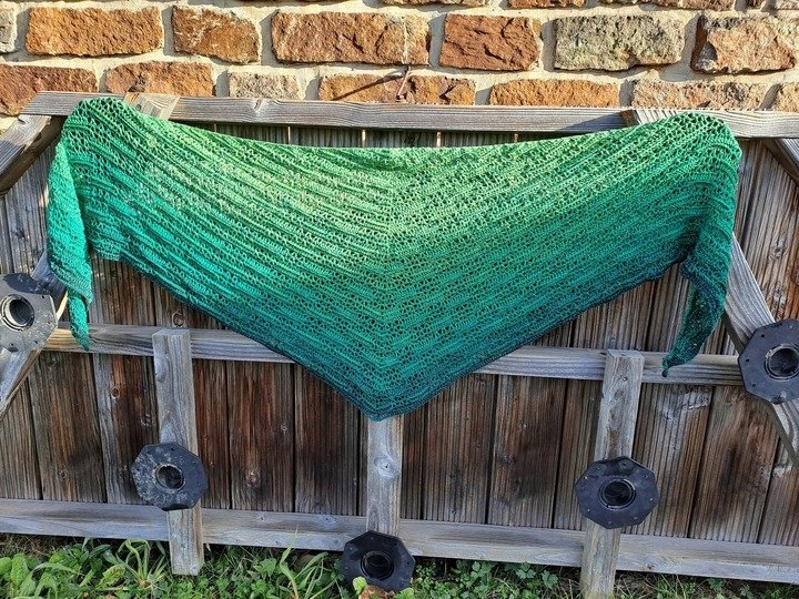 Adventstuch 2025 – Häkelanleitung für dein entspanntes Adventsprojekt