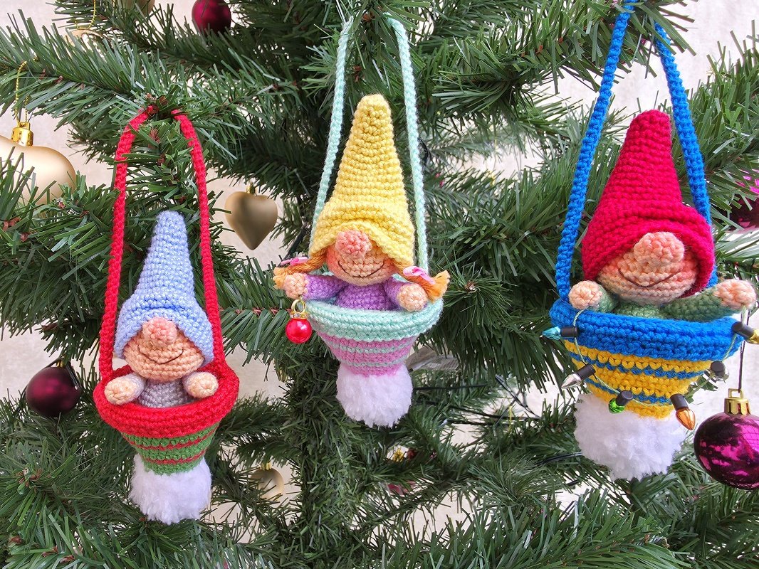 Anhänger "Wichtel in der Bommelmütze" - Häkelanleitung