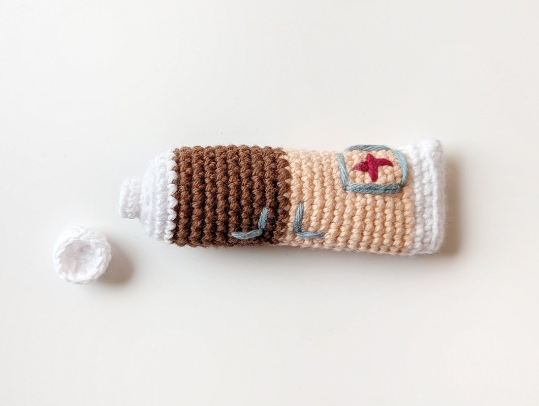 Crochet Doctor Kit Pattern, 13 Medical Tools, Pretend Play (PDF Pattern) - Image 6