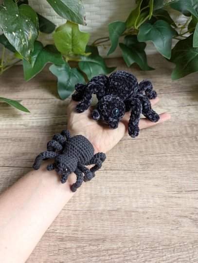 Spinne im Spinnennetz Halloween - Häkelanleitung (DE, EN)