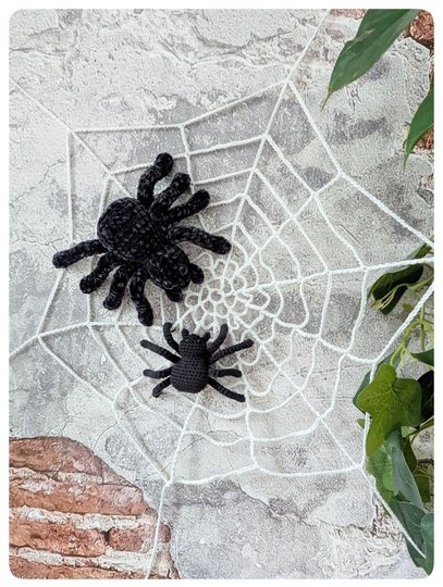 Spinne im Spinnennetz Halloween - Häkelanleitung (DE, EN)