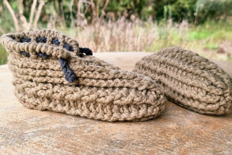 Crochet pattern for seamless warm home slippers S35