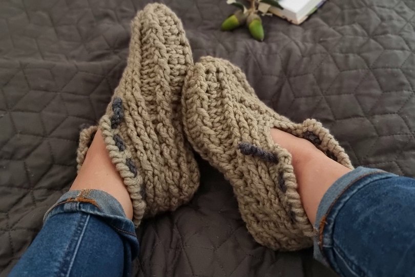 Crochet pattern for seamless warm home slippers S35