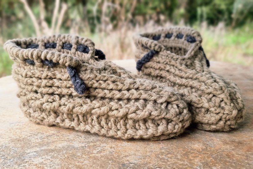 S35 Crochet pattern for seamless warm home slippers