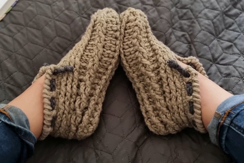 S35 Crochet pattern for seamless warm home slippers