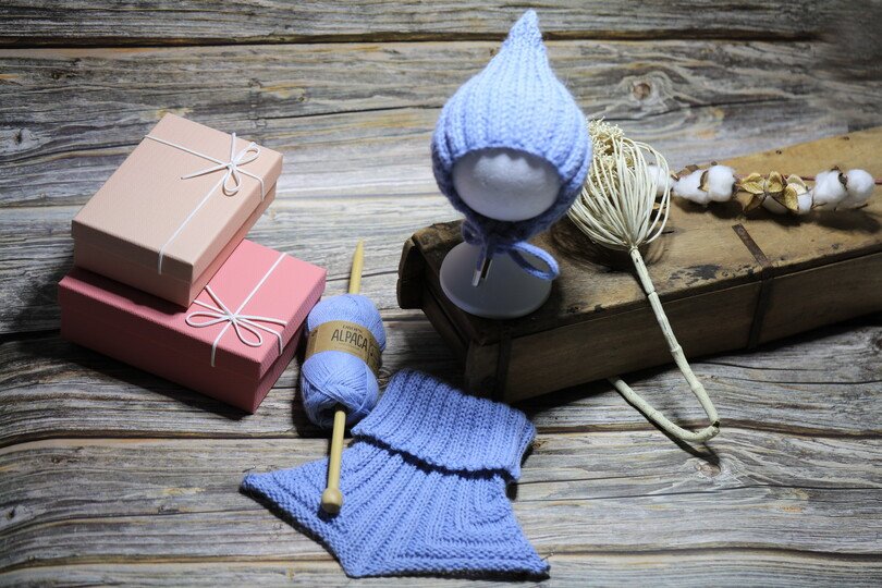 Mütze und Schal Set in ”Alpaca” mit Querrippen und Längsrippen No. 010